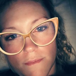 Meet your Posher, Kendra